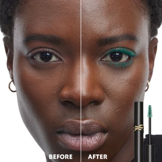 Vorher-Nachher-Vergleich der Yves Saint Laurent Lash Clash Mascara in Teal Green bei einer Frau mit dunklem Teint. Die „Nachher“-Seite zeigt deutlich voluminisierte, leuchtend grüne Wimpern.