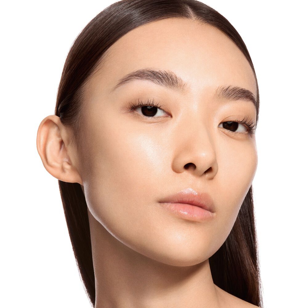 Model mit glatter Haut